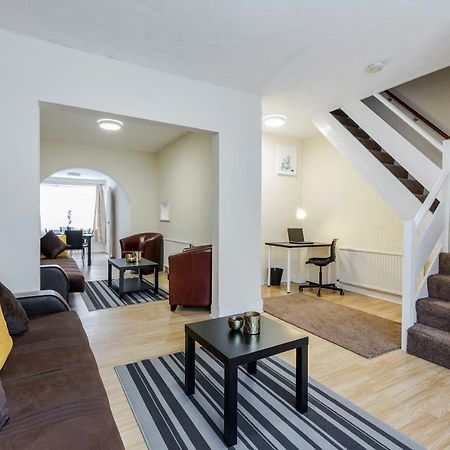 Alphalite Homes Баркінг Екстер'єр фото