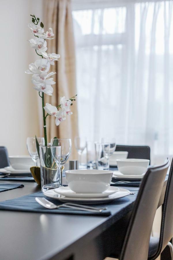 Alphalite Homes Баркінг Екстер'єр фото