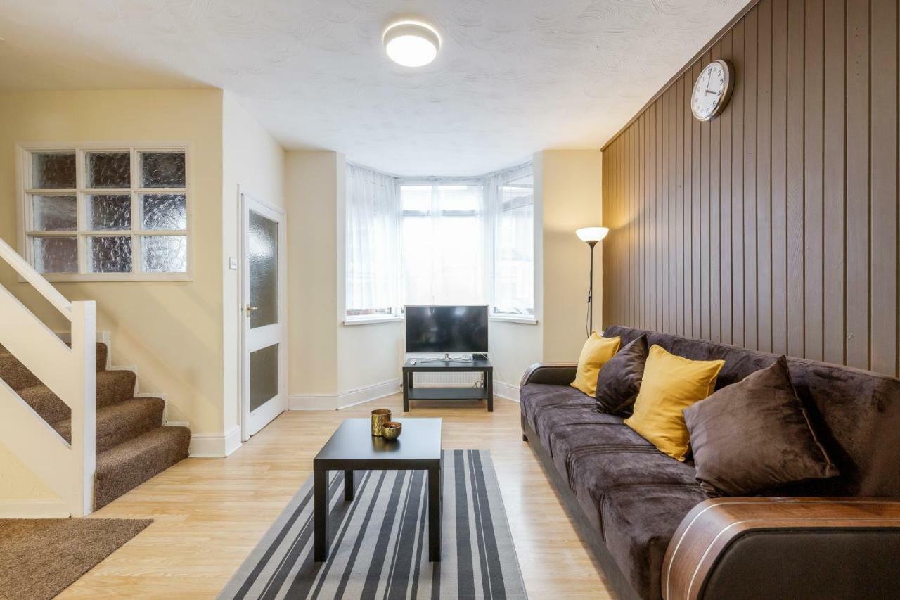 Alphalite Homes Баркінг Екстер'єр фото