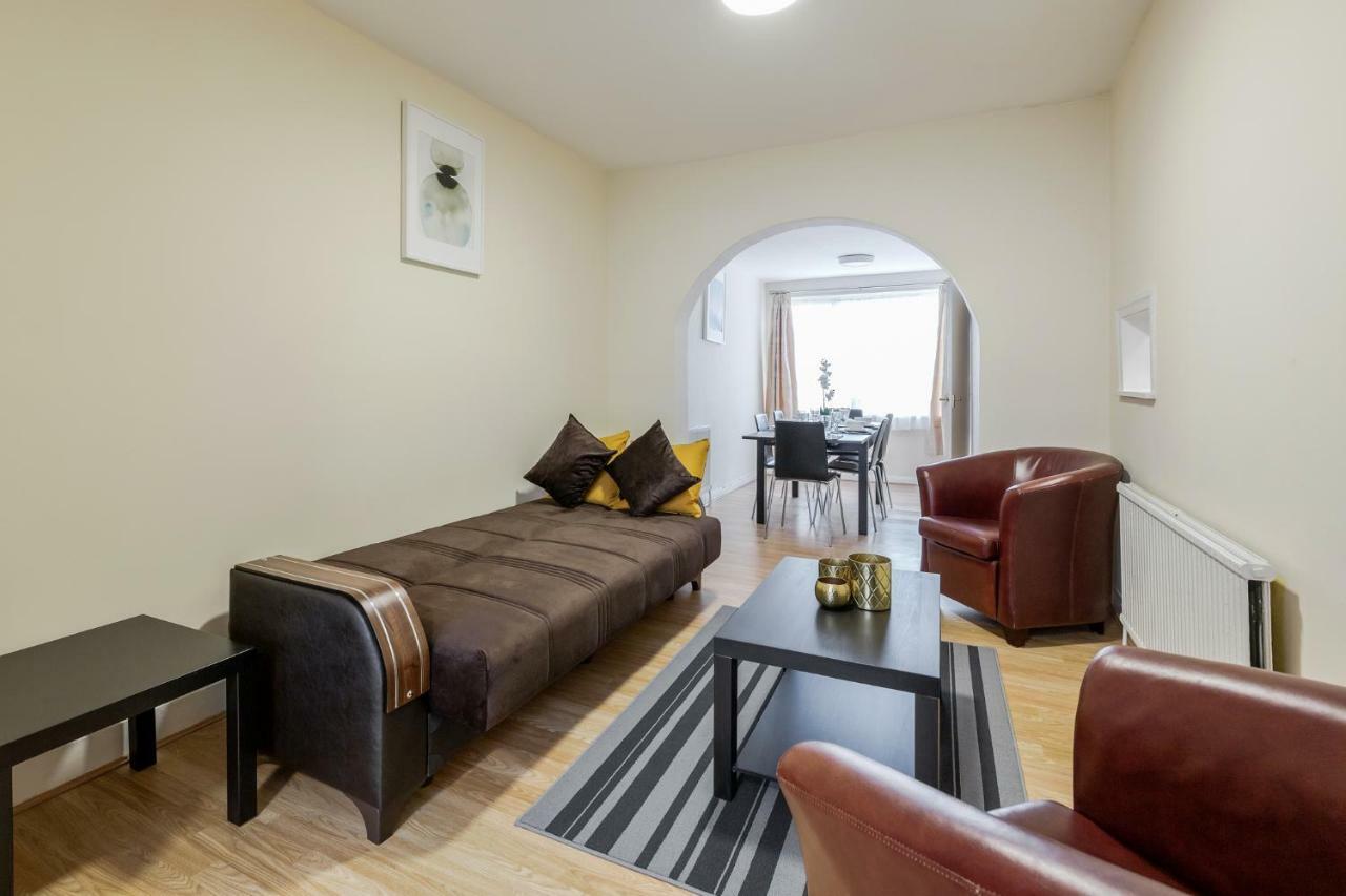 Alphalite Homes Баркінг Екстер'єр фото